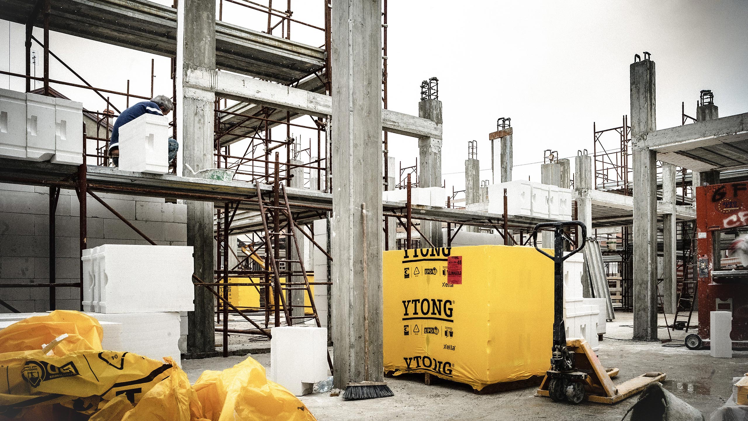 Come realizzare una parete isolante monostrato con i blocchi in CAA