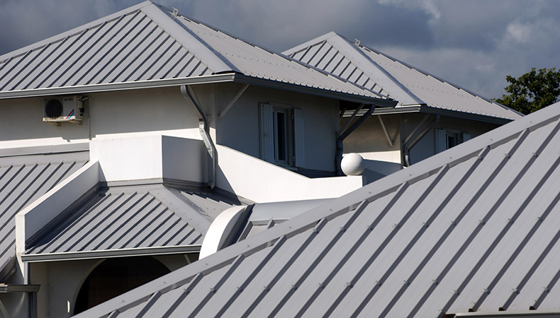 La leggerezza e la funzionalità di un tetto in lamiera è impareggiabile