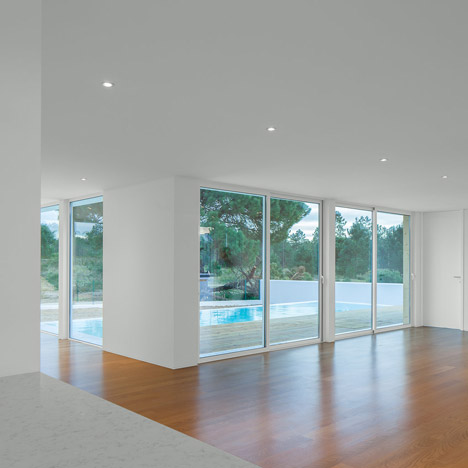 MIMA House: l'ultima generazione di case prefabbricate portoghesi a Alentejo Mima3 small